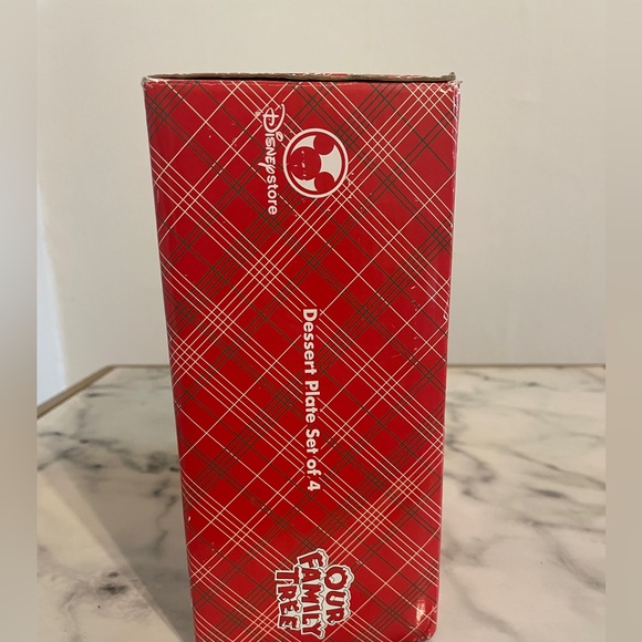 NIB Set of 4 Disney “A Holiday Celebration” Appetizer Dessert Plates - Picture 9 of 11